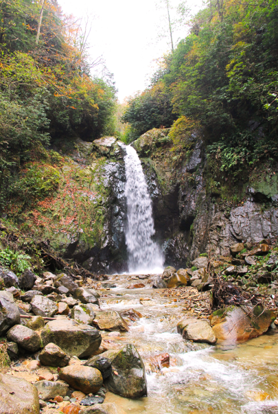 Akyamaç (Tecina) Şelalesi