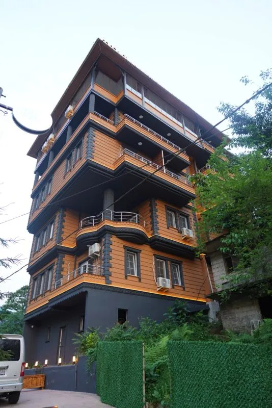 53 BRN HOTEL